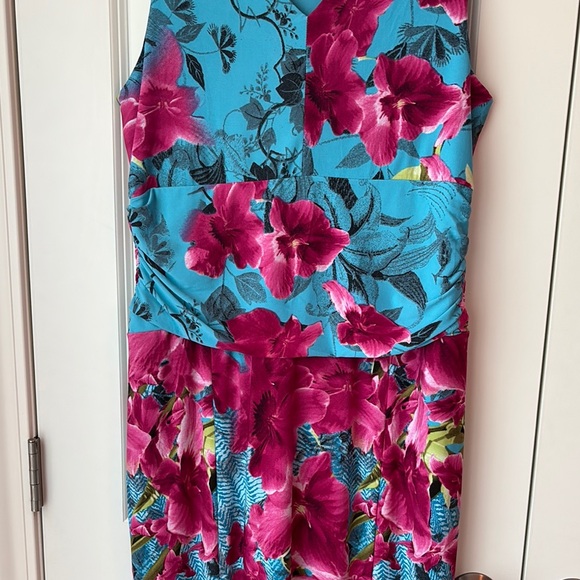 Venus Floral Sleeveless Maxi Mermaid Dress - Picture 8 of 12